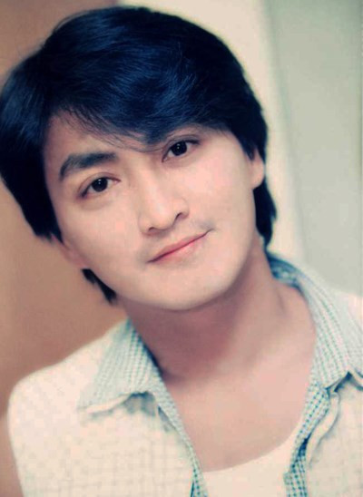 Vẻ điển trai gây sốt một thời của "Triển Chiêu" Hà Gia Kính ảnh 1 Vẻ điển trai gây sốt một thời của