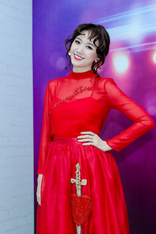 Hari luôn nở nụ cười rạng rỡ, tràn đầy năng lượng. hari-won-gay-nhom-sau-khi-giam-gan-10-kg-3