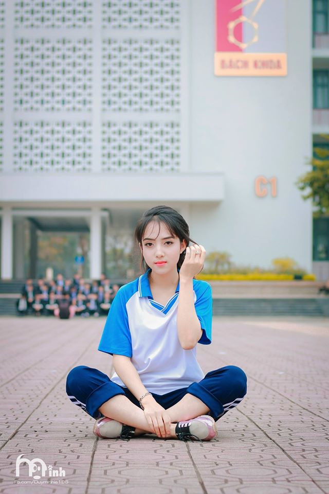 Nhan sắc không phải dạng vừa đâu của nữ sinh Bách Khoa đang gây sốt MXH - Ảnh 8. Nhan sắc không phải dạng vừa đâu của nữ sinh Bách Khoa đang gây sốt MXH - Ảnh 8.