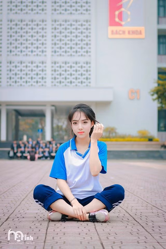 Nhan sắc không phải dạng vừa đâu của nữ sinh Bách Khoa đang gây sốt MXH - Ảnh 8.