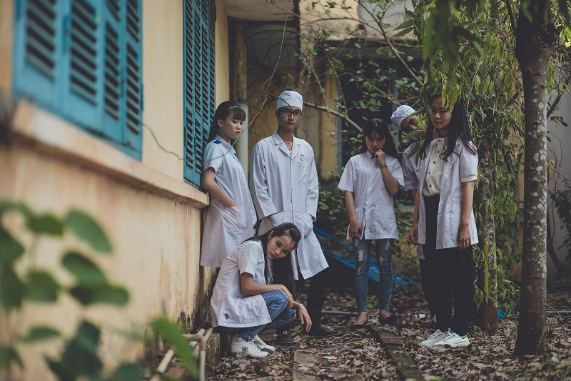 Rùng mình bộ ảnh kỷ yếu “Bệnh viện ma ám” của học sinh Bình Phước ảnh 5 Rùng mình bộ ảnh kỷ yếu “Bệnh viện ma ám” của học sinh Bình Phước ảnh 5