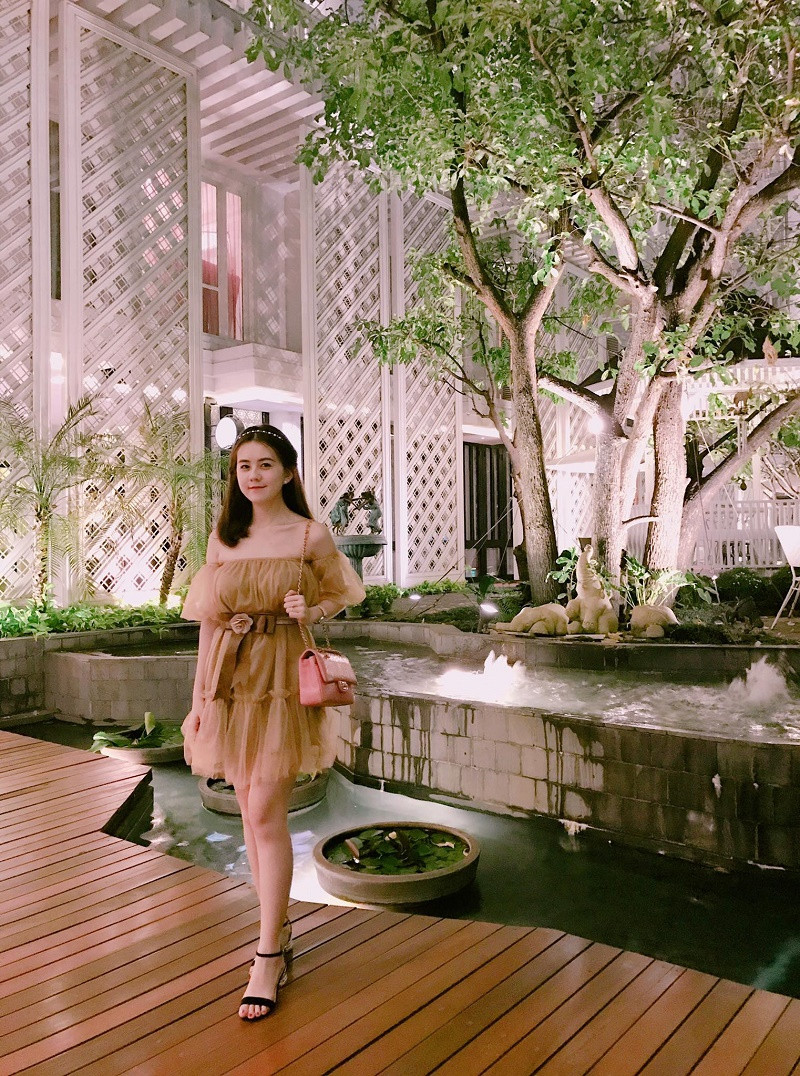 Style "bánh bèo" nhưng 9x này vẫn toát lên khí chất sang chảnh ngời ngời ảnh 4 Style "bánh bèo" nhưng 9x này vẫn toát lên khí chất sang chảnh ngời ngời ảnh 4