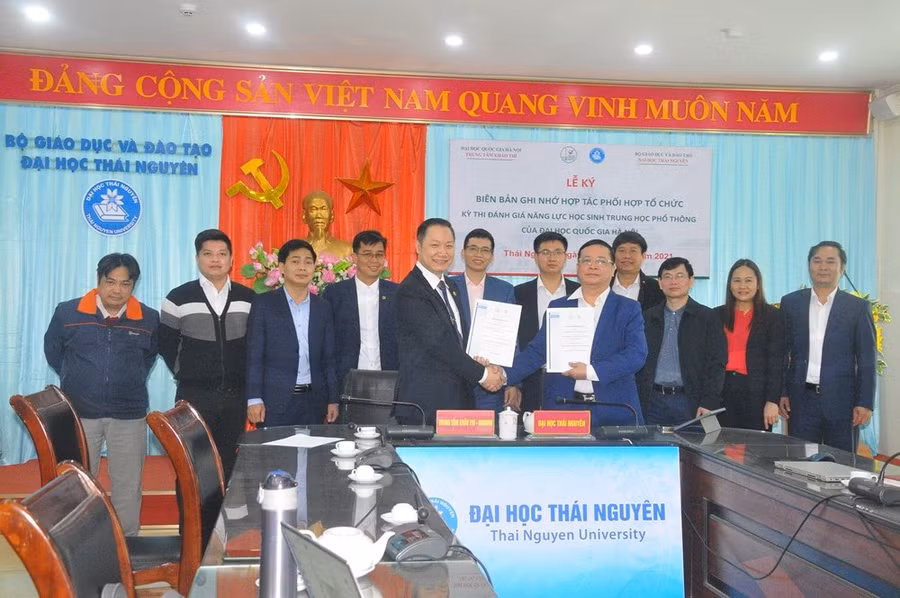 Lễ ký kết Biên bản ghi nhớ hợp tác phối hợp tổ chức thi đánh giá năng lực học sinh THPT giữa Đại học Thái Nguyên và Đại học Quốc gia Hà Nội