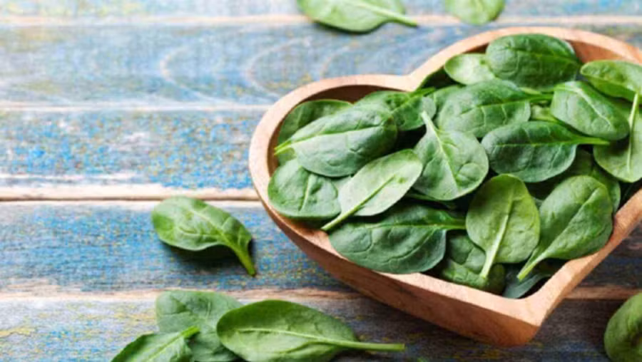 Các loại rau lá xanh rất giàu vitamin K. (Ảnh: ITN)