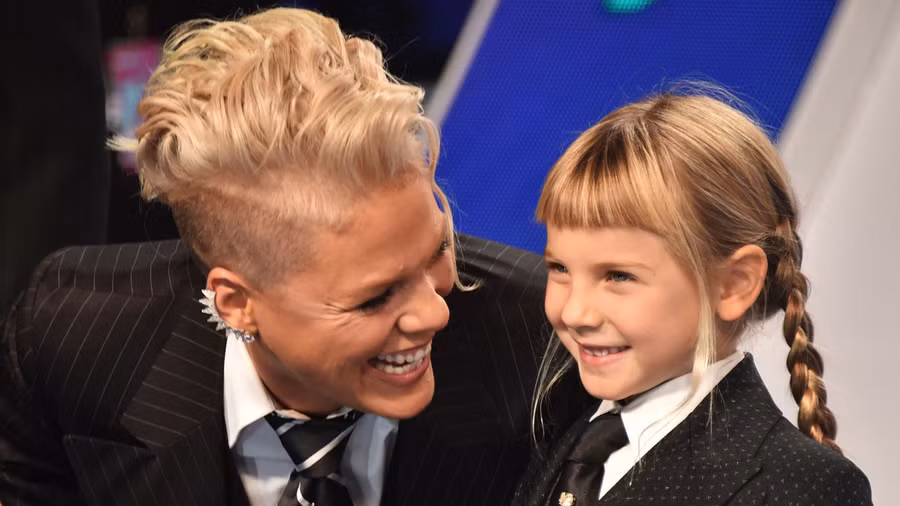 Pink tiết lộ rằng đối với cô, không có vai trò nào quan trọng hơn việc làm mẹ. (Ảnh: ITN)