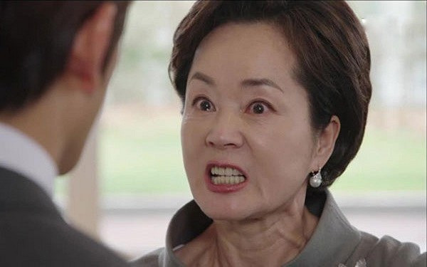 Vừa trải qua cơn "thập tử nhất sinh" trên bàn đẻ, mẹ chồng ép tôi phải ly hôn ảnh 2  Tôi vẫn nhất định không đồng ý về quê sinh con vậy là bà ấy bỏ về quê không thèm nói 1 lời nào nữa - Ảnh minh họa.