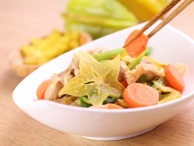 Cách làm thịt gà xào khế thơm ngon, đậm vị