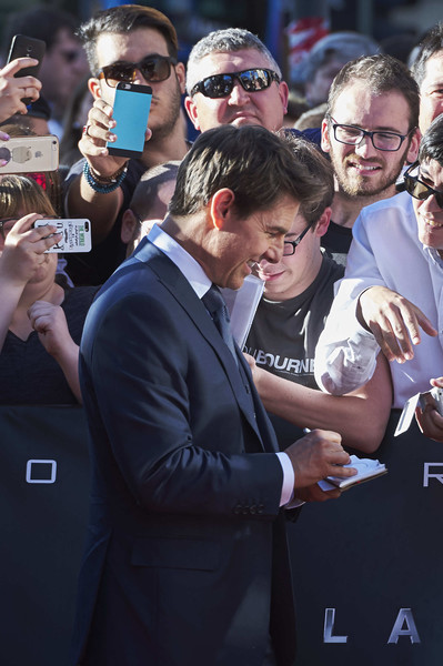 Tom Cruise trẻ trung bên các bạn diễn xinh đẹp ảnh 3 Chồng cũ của Katie Holmes vẫn tự tin khi đóng các cảnh mạo hiểm trên phim