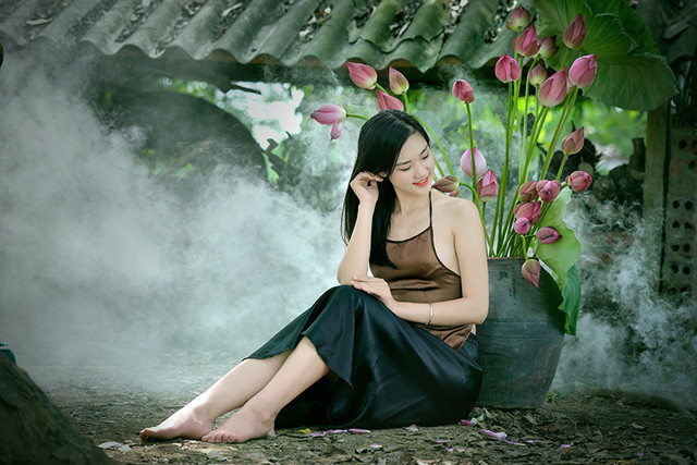 Nét duyên thầm của người con gái mặc áo yếm bên sen ảnh 12