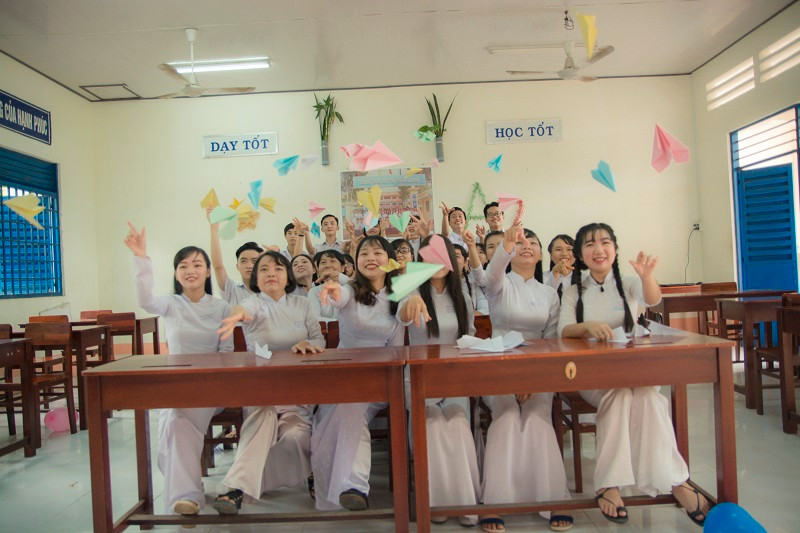 Ảnh kỷ yếu “siêu quậy” của teen An Phú, An Giang ảnh 5 Ảnh kỷ yếu “siêu quậy” của teen An Phú, An Giang ảnh 5