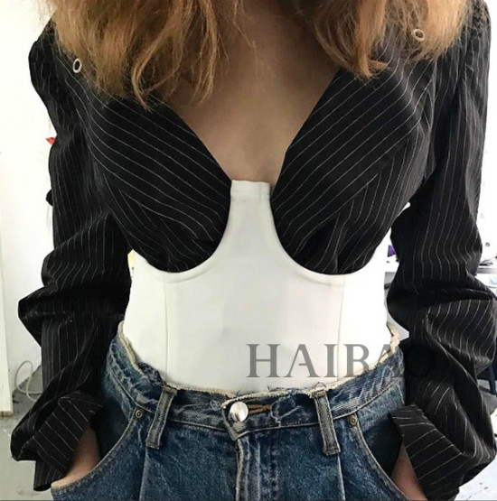 3-kieu-khoe-vong-1-cho-nang-nguc-phang-dang-hot-nhat-hollywood-9