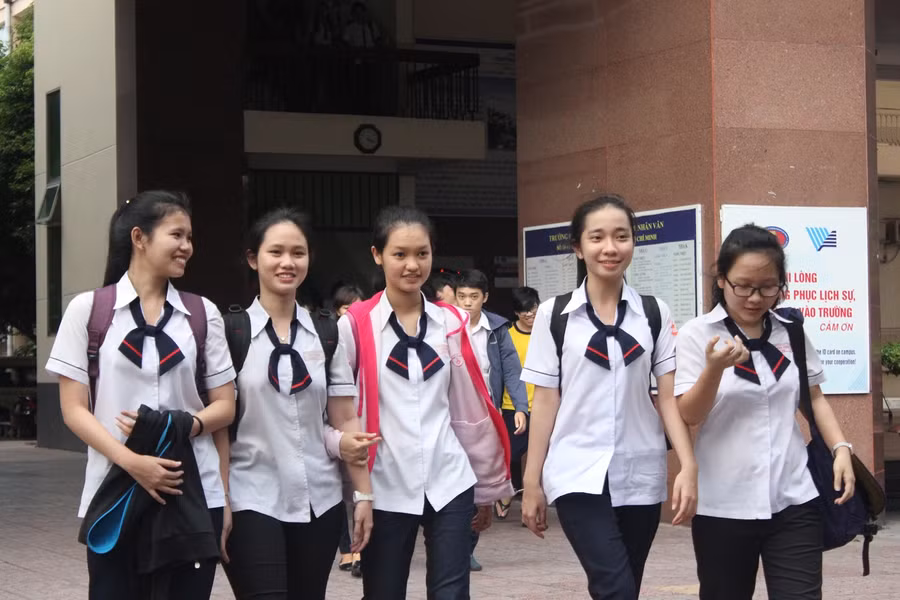 “Ghế nóng” kể chuyện trường thi