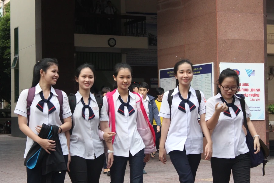 “Ghế nóng” kể chuyện trường thi