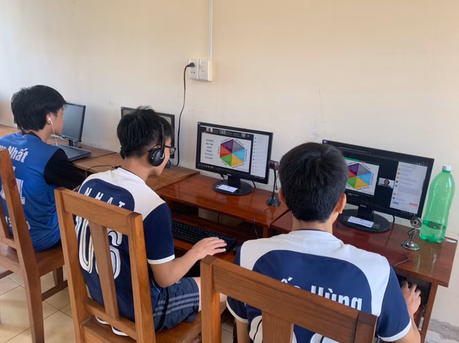 Hướng nghiệp dành cho học sinh lớp 12 của hệ thống làng trẻ em SOS Việt Nam ảnh 3