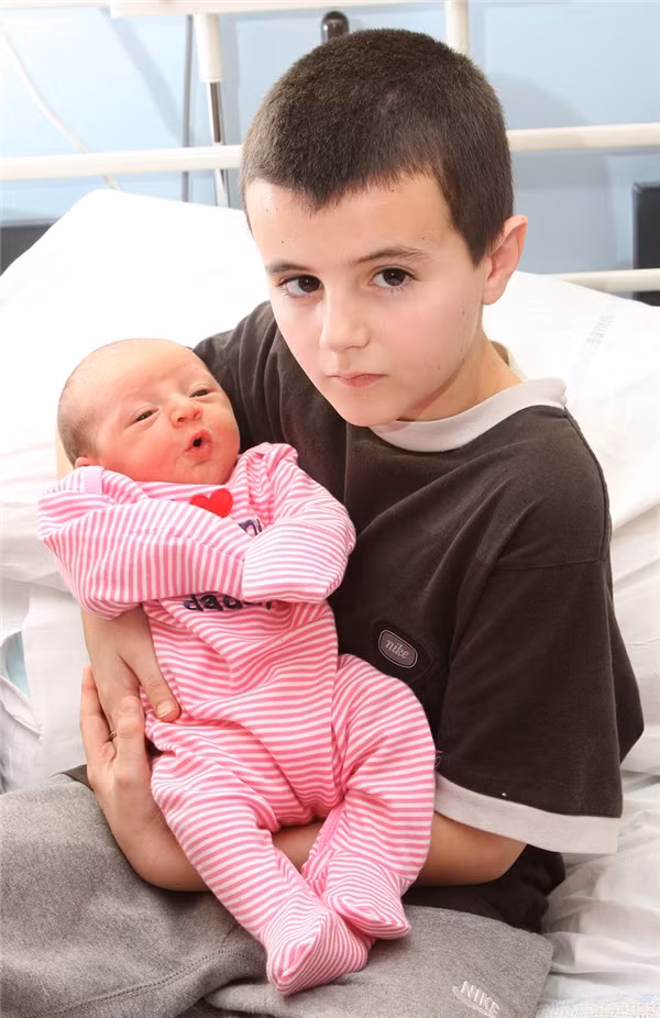 Cậu bé&nbsp;Alfie Patten làm bố ở tuổi 13.