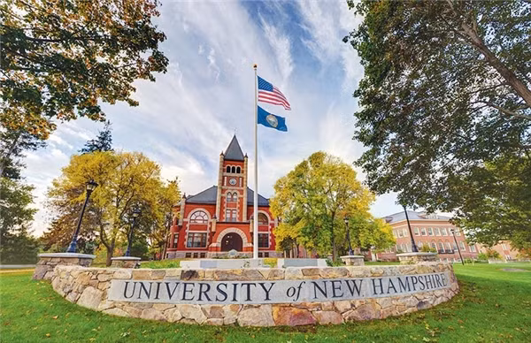 Đại học New Hampshire.