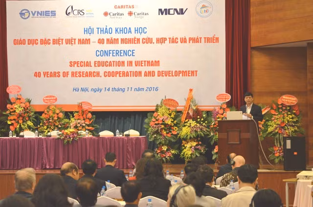 GS.TS Trần Công Phong - Viện trưởng Viện Khoa học Giáo dục Việt Nam - phát biểu tại Hội thảo