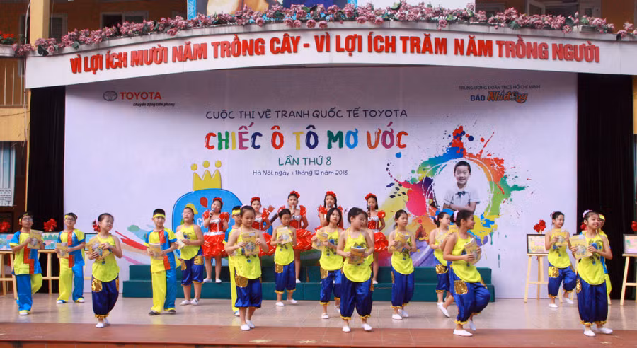 Tiết mục văn nghệ chào mừng cuộc phát động