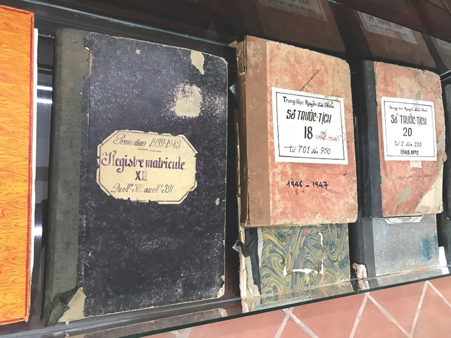 Sổ sách xưa Sổ sách xưa