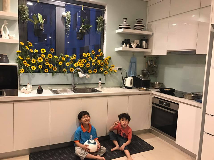 "Vườn hoa" độc đáo trên cửa sổ nhà bếp của bà mẹ khéo tay Hà Thành hình ảnh 8 "vuon hoa" doc dao tren cua so nha bep cua ba me kheo tay ha thanh hinh anh 8