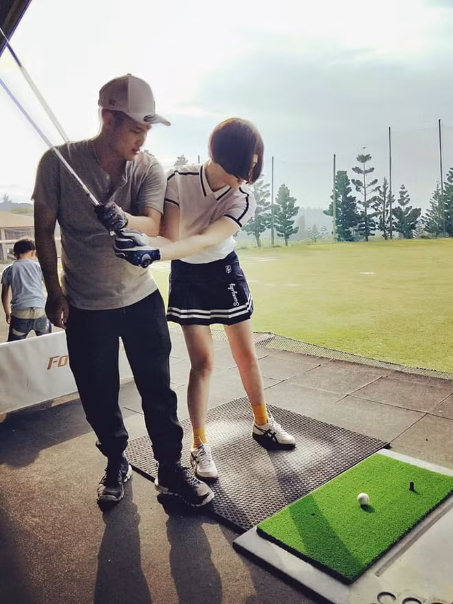 Cuộc sống của sao nữ U50 kết hôn với tài xế Uber kém 15 tuổi: Khổ sở vì lấy chồng trẻ-11