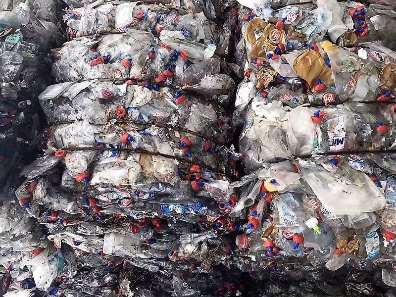 Các doanh nghiệp làm giả giấy tờ để nhập khẩu phế liệu – rác thải bẩn, ảnh: cttđt