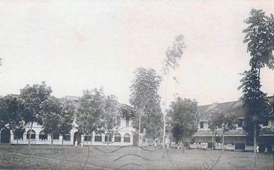 Lầu bắc và lầu dơi