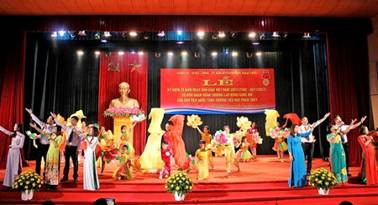 Thầy và trò trường Tiểu Học Phan Thiết tham gia hội diễn văn nghệ Thầy và trò trường Tiểu Học Phan Thiết tham gia hội diễn văn nghệ