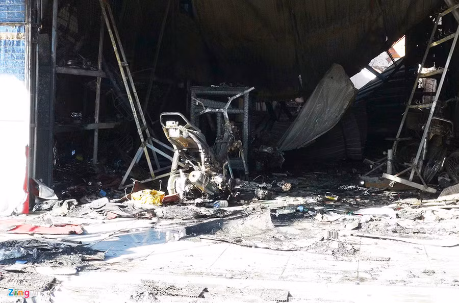 Hien truong vu chay xe bon cho xang lam 6 nguoi chet o Binh Phuoc hinh anh 5