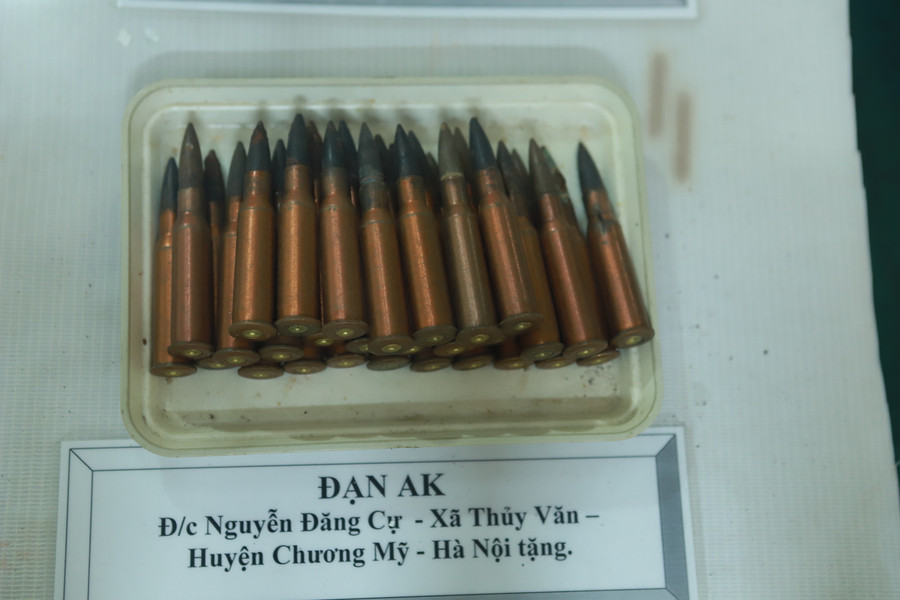 Một số vỏ đạn bộ đội ta thu được của địch trong những năm kháng chiến chống Mỹ cứu nước. Một số vỏ đạn bộ đội ta thu được của địch trong những năm kháng chiến chống Mỹ cứu nước.