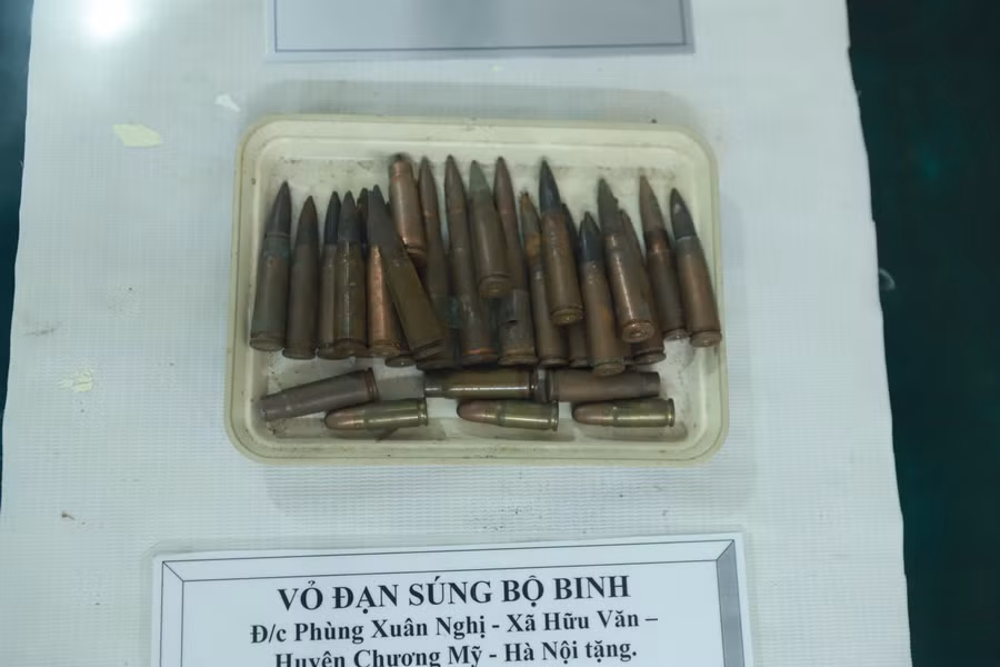 Một số vỏ đạn bộ đội ta thu được của địch trong những năm kháng chiến chống Mỹ cứu nước.