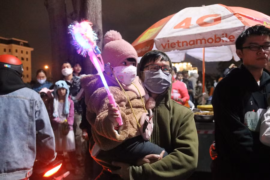 “Năm 2020 là một năm đầy biến động đối với Đà Nẵng, khi thành phố trở thành tâm dịch Covid-19. Cả người dân và chính quyền đều bị ảnh hưởng. Tôi chỉ mong sao dịch Covid biến mất, du khách trở lại Đà Nẵng, thành phố khôi phục lại nền kinh tế”, anh Nguyễn Trọng Hoàng (trú quận Sơn Trà) tâm sự.