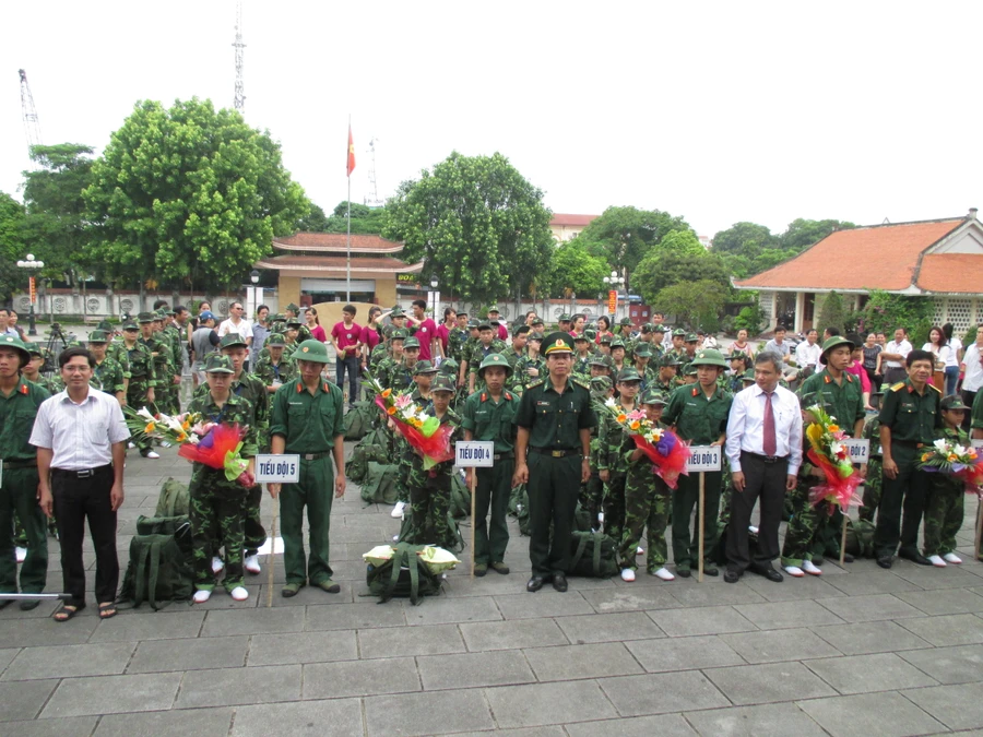 "Chiến sĩ nhỏ" trải nghiệm mùa hè kỷ luật!