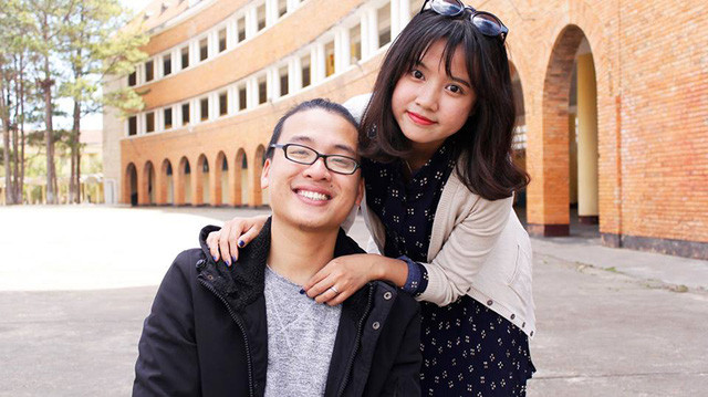 Bật mí chuyện tình bằng tuổi của tác giả “Khi hai ta về một nhà…” ảnh 7 Người bạn đời và con gái đầu lòng luôn là nguồn cảm hứng cho chàng nghệ sĩ underground