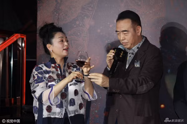 chuyen-tinh-chu-chau-cua-dao-dien-tran-khai-ca-va-dieu-thuyen-xinh-dep-3