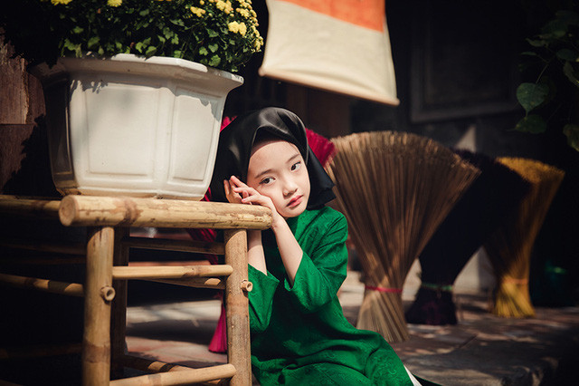 “Tiểu” Châu Tấn “chất lừ” với khăn mỏ quạ, áo dài xưa ảnh 3 Bộ ảnh nhằm thể hiện vẻ đẹp của trang phục truyền thống của thiếu nữ Hà Nội xưa.