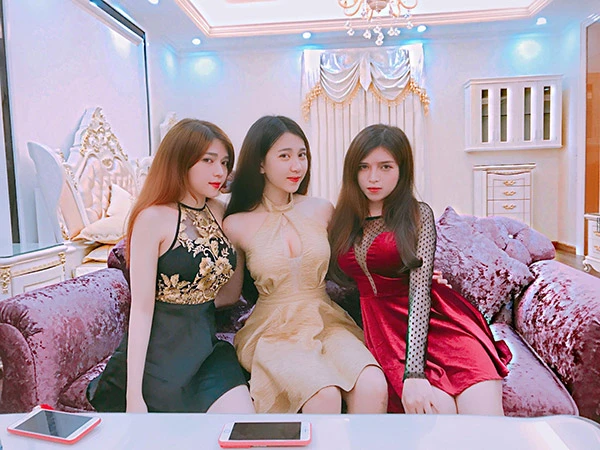 Nhà có 3 nàng tiên vừa xinh vừa giỏi khiến dân mạng rần rần xin làm rể