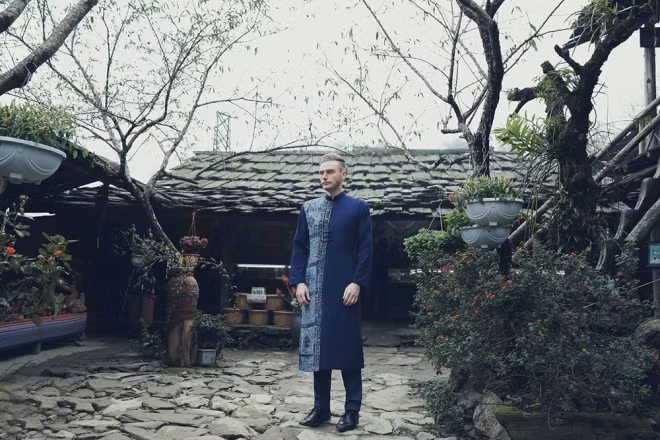 Kyo York diện áo dài giữa trời rét Sapa