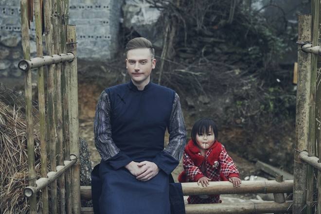 Kyo York diện áo dài giữa trời rét Sapa ảnh 6 Kyo York diện áo dài giữa trời rét Sapa