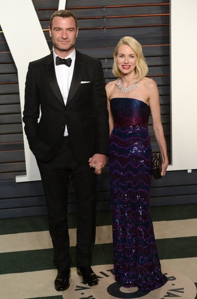Những “sao” chậm trễ chuyện sinh con ảnh 9 Minh tinh Úc Naomi Watts sinh con trai đầulòng với bạn trai Liev Schreiber khi cô đã 39 tuổi. Bà mẹ xinh đẹp vội vàng sinh thêm một cậu con trai thứ 2 chỉ 1 năm sau đó