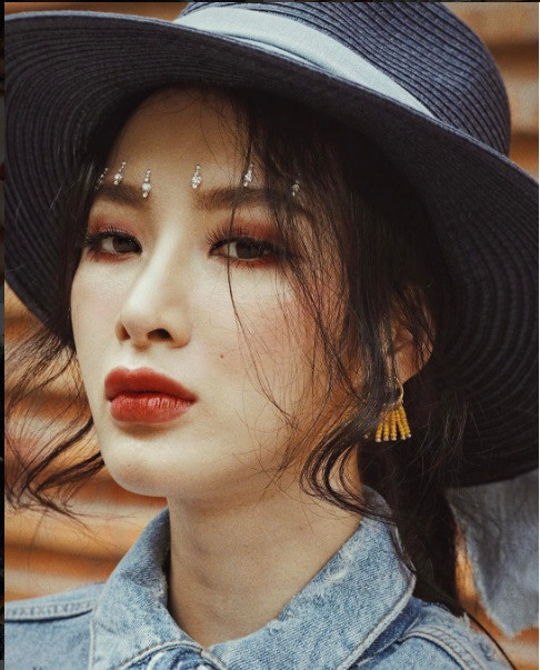 Angela Phương Trinh lại khiến fan “phát sốt phát rét” khi tung chiêu mới ảnh 1 angela phuong trinh lai khien fan "phat sot phat ret" khi tung chieu moi - 1