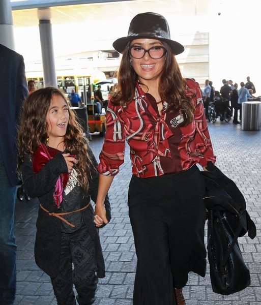 Những “sao” chậm trễ chuyện sinh con ảnh 3 Ngôi sao người Mexico Salma Hayek sinh con gái đầu lòng Valentina khi cô tròn 41 tuổi. Cha của Valentina là tỷ phú Pháp François-Henri Pinault - đã có 3 con riêng trước đó.