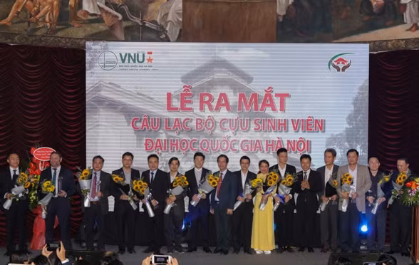 Ra mắt Câu lạc bộ Cựu sinh viên Đại học Quốc gia Hà Nội