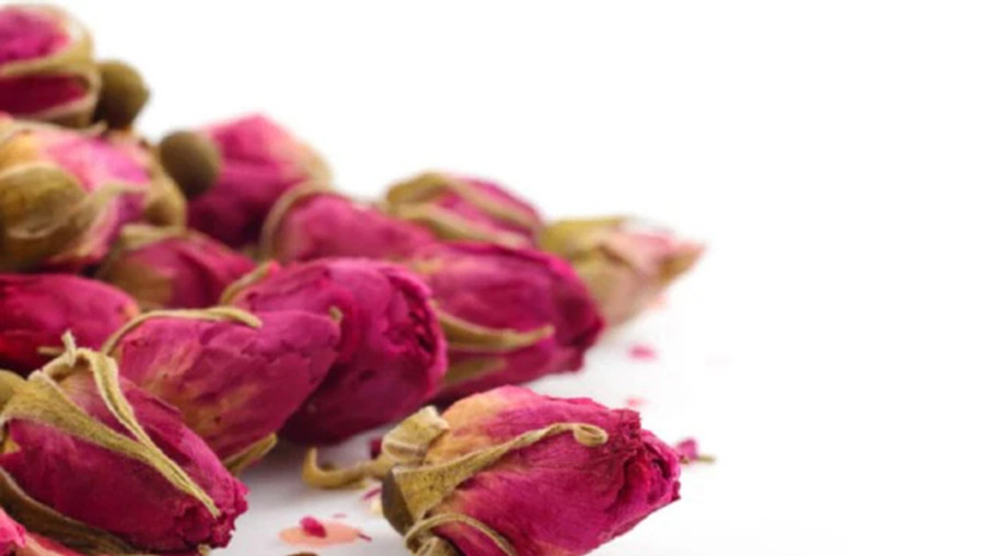 Uống trà hoa hồng giúp giảm căng thẳng, lo lắng và trầm cảm. (Ảnh: ITN)