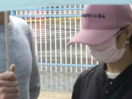 Wang và Liu trong cuộc phỏng vấn với báo chí. Ảnh: Sina.