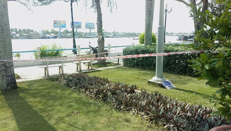 Dạo chơi công viên, cô bé 14 tuổi bị điện giật nguy kịch - ảnh 2