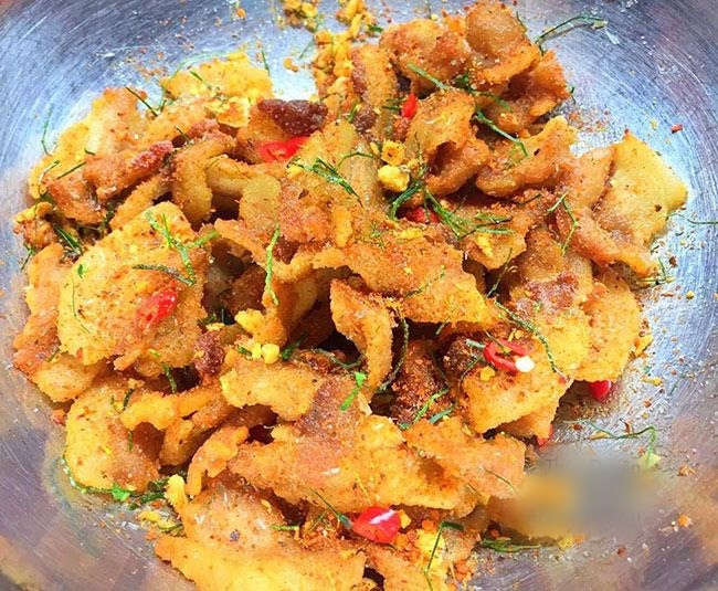 Tóp mỡ rang muối kiểu mới không chỉ ngon ngất ngây mà còn rẻ bất ngờ