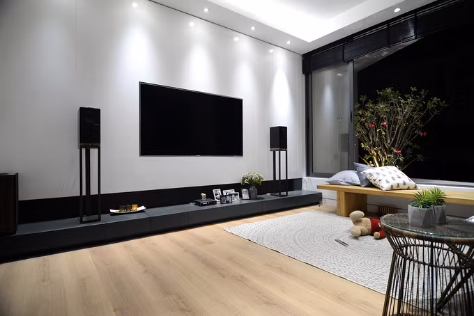 Nhà méo 6 cạnh có phong cách tối giản ở TP HCM