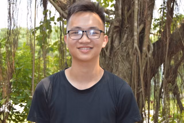 Hoàng Tiến bây giờ, hạnh phúc với vai trò huấn luyện viên và thầy giáo tại Tâm Việt.