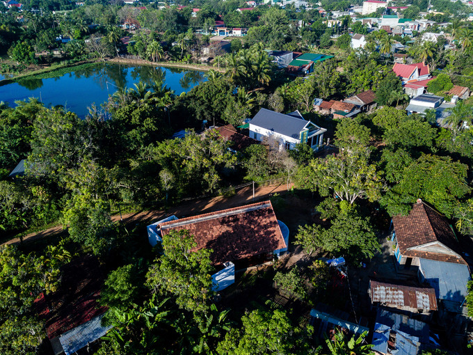 Ngôi nhà độc đáo ở Đắk Lắk được báo nước ngoài đồng loạt đưa tin ảnh 2 Ngôi nhà Đắk Lắk có 3 góc thò ra khỏi mái